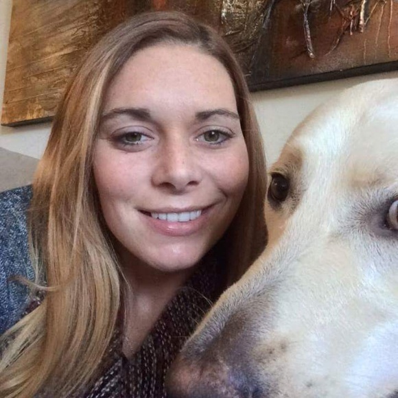 Meet your Posher, Crystal - Picture 2 of 3